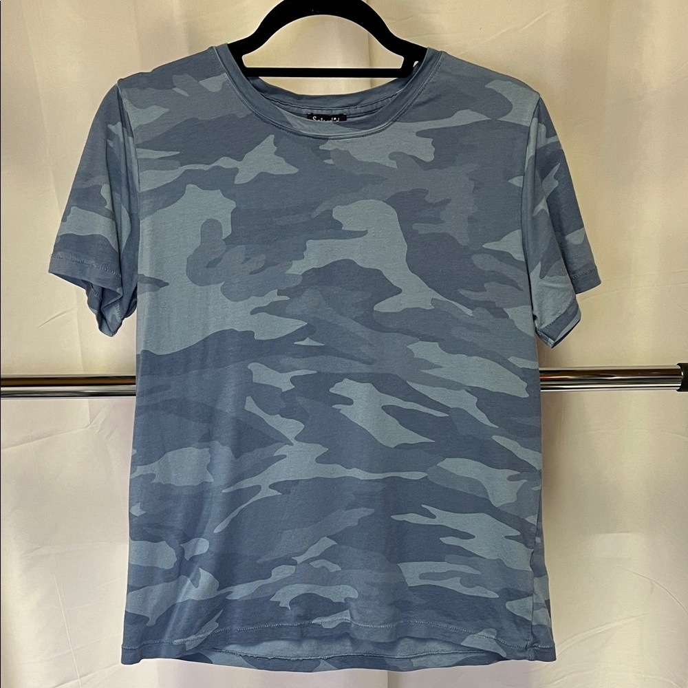 Splendid women’s Short Sleeve Tee in Blue Camouflage medium